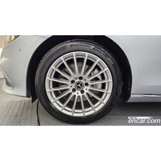 998598