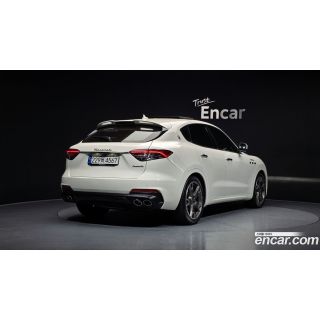 811628