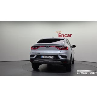 608736