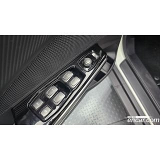 896663