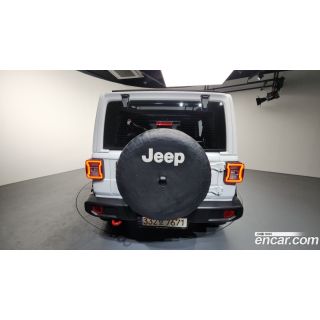576825