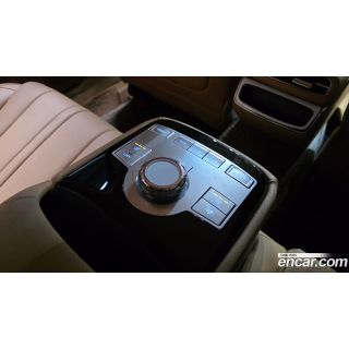 743369
