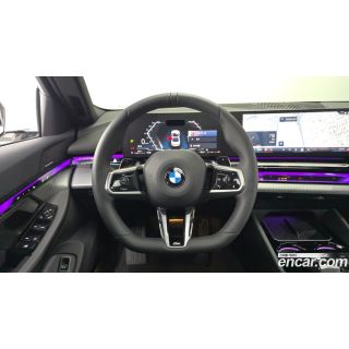 300050