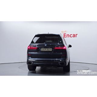 298005