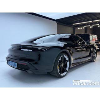 457025