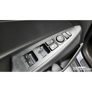 572728