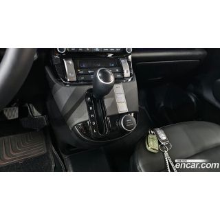 972390