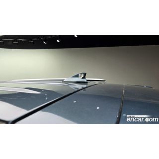 703643