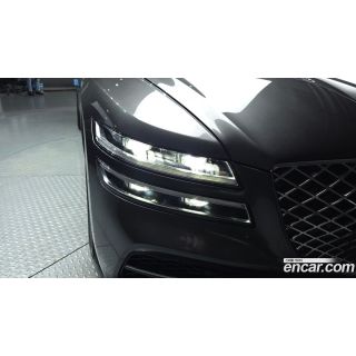 883472