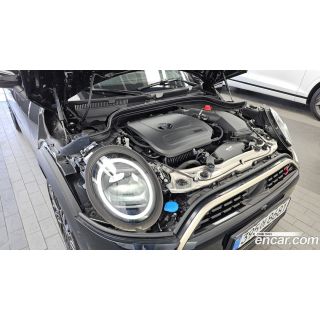 637443
