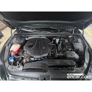 884223
