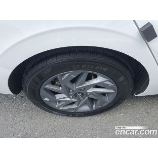 873386