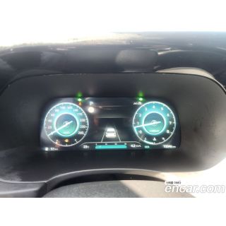 857943