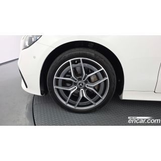 572246