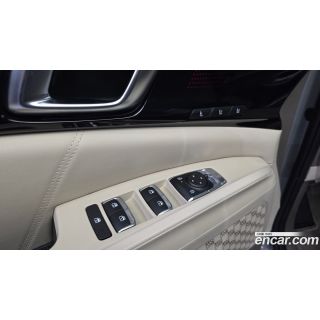 911061