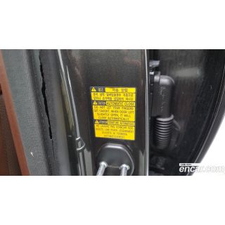 891195