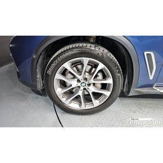 999633