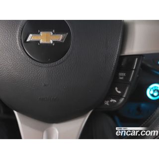 743894