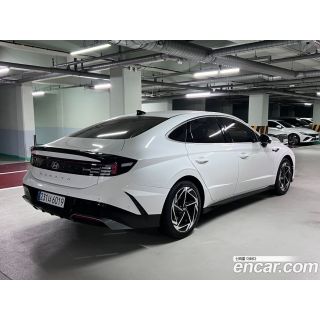 922701