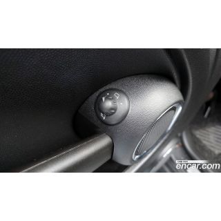 979373