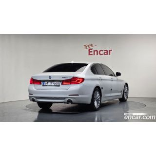 539435