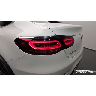 743623