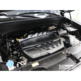 595687