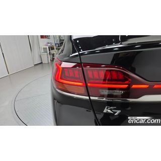 923645