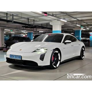912899