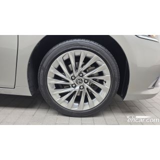 553531