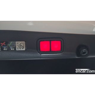 570111