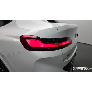 912984