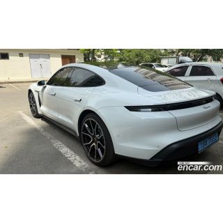 58076