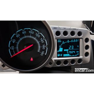 698619