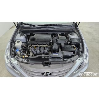 571033