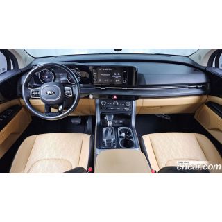898581