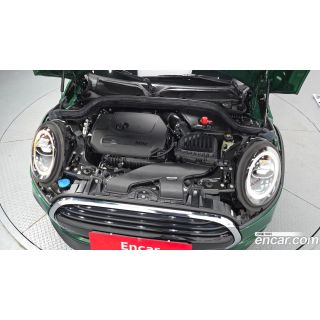 889270