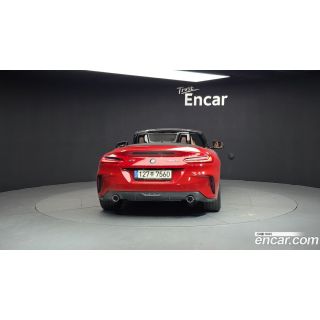 892068