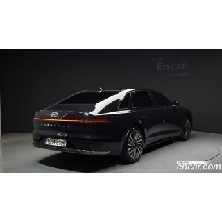 890817