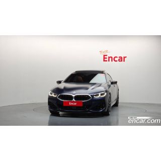 977900