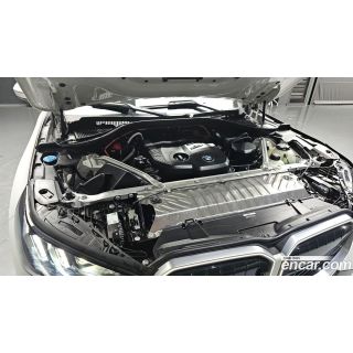 977553