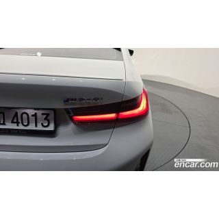 717858
