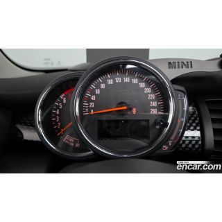 133702
