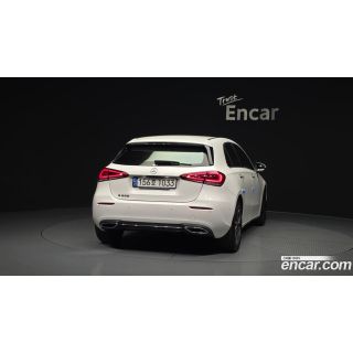 372251