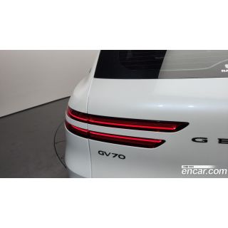 304110