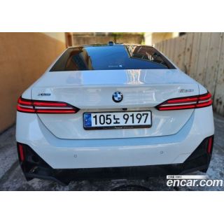 94743