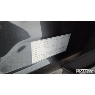 983527