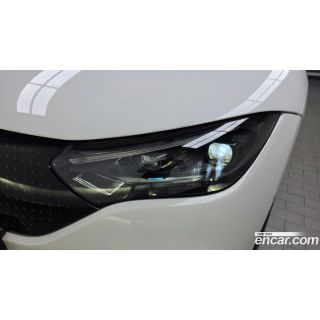 106813