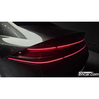 543712