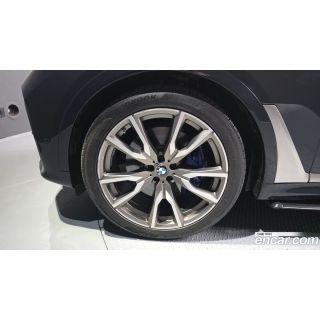 958563